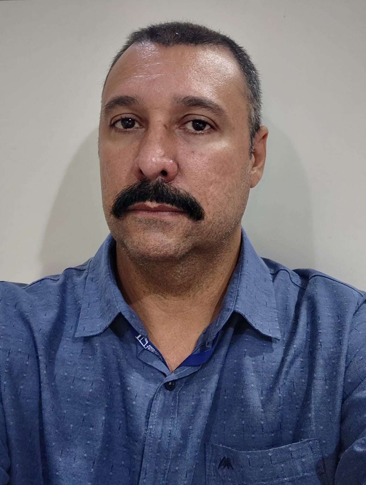 ADRIANO CARLOS DE MOREIRA